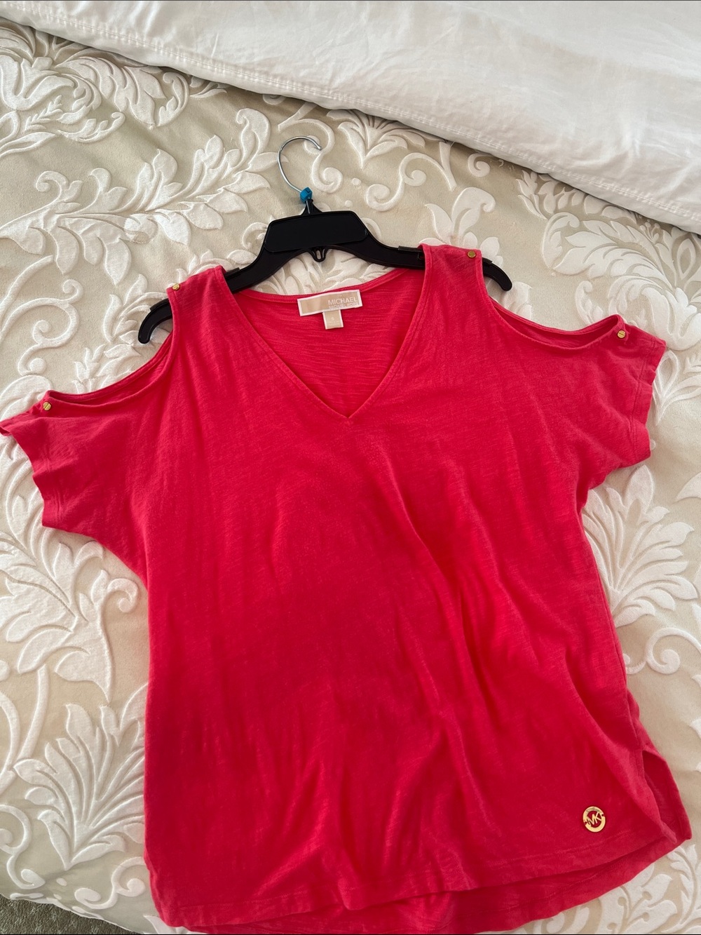 MICHAEL Michael Kors Bright Pink Cold-Shoulder V-Neck Top
